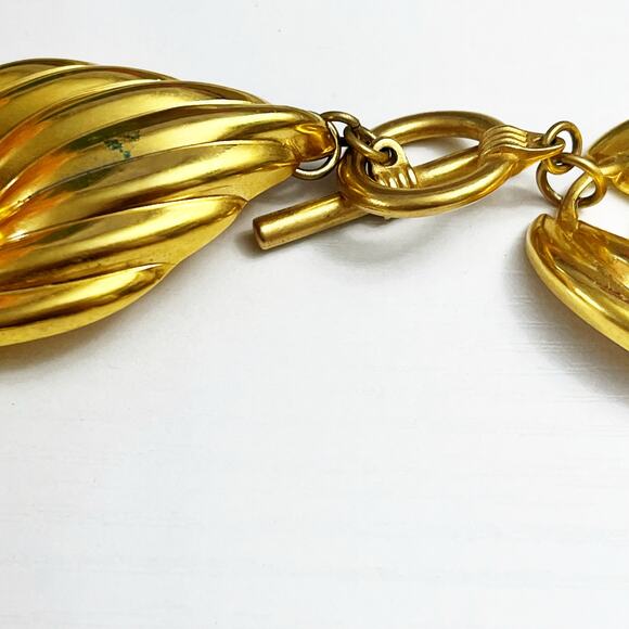 Anne Klein Vintage 90's Goldtone Leaf Collar Statement Necklace - Picture 3 of 8